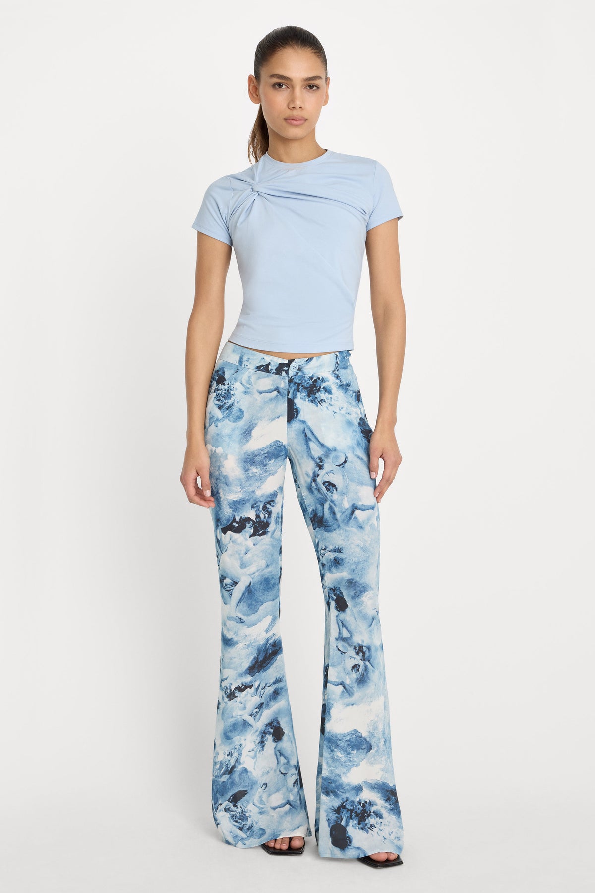 SUPER STRETCH TWIST TEE | SKY