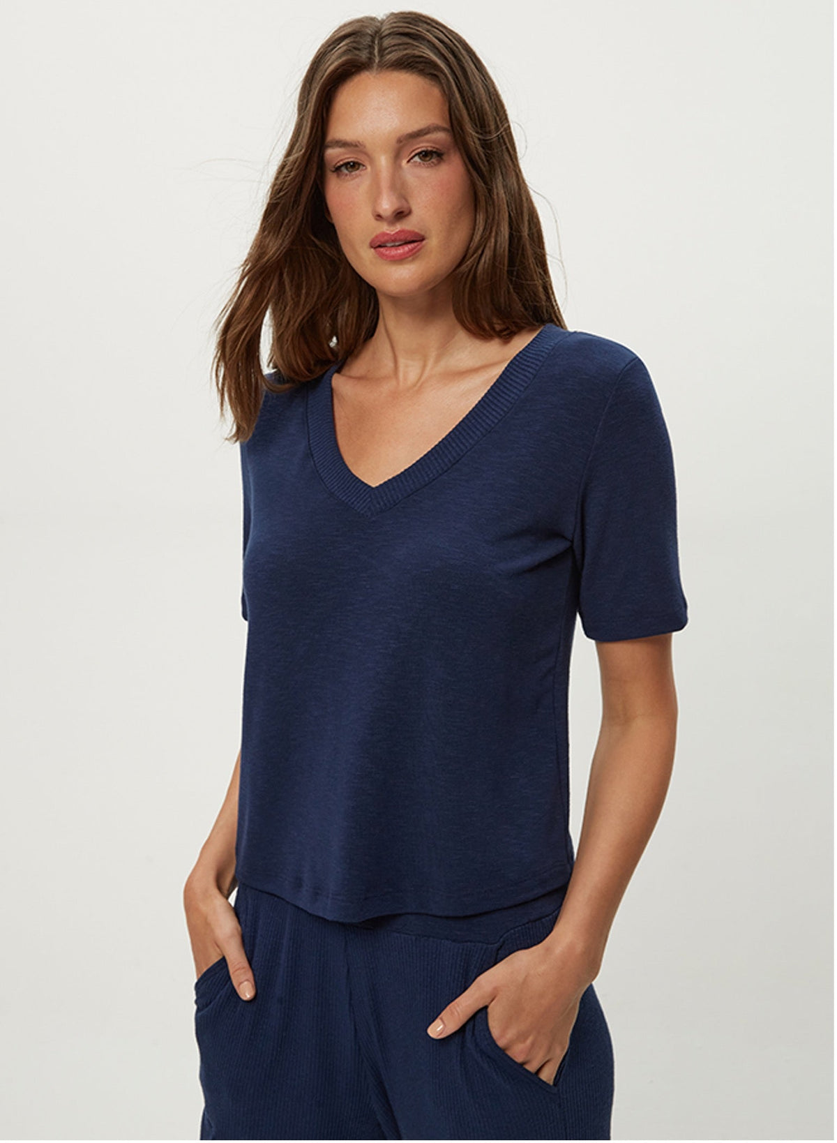 MATTY V NECK TOP