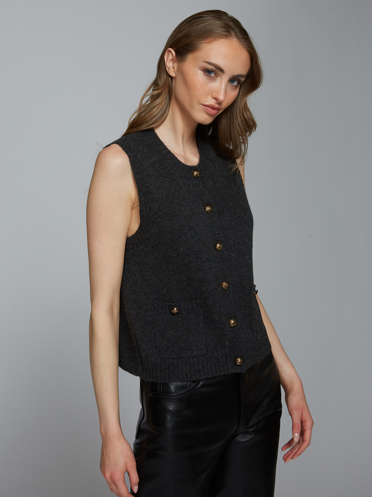 Button Front Vest w/ Pockets in Pepper