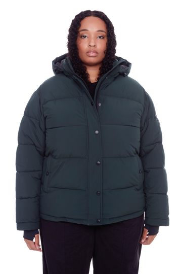 FORILLON PLUS | WOMEN'S VEGAN DOWN (RECYCLED) SHORT PUFFER JACKET, DEEP GREEN (PLUS SIZE)