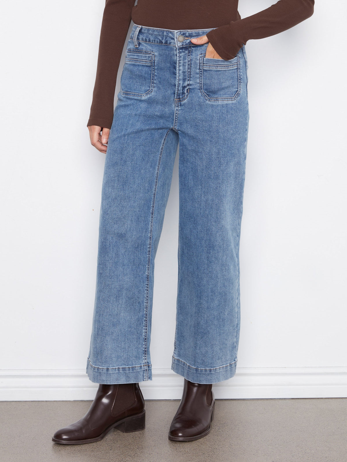 Cropped Patch Pocket Wide Leg Jeans - Medium Blue
